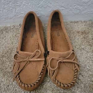 Minnetonka Kitty Suede 6.5